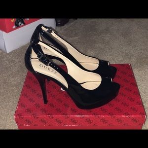 Guess black patent leather open toed heel, 7.5